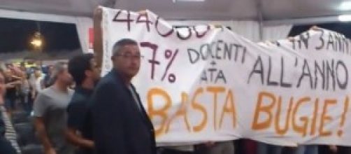 Scuola, Miur, docenti precari e supplenze brevi