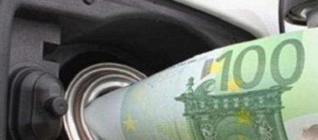 Governo Renzi, sigarette più care, benzina giù? Governo Renzi, sigarette più care, benzina giù?
