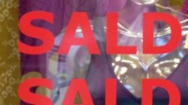 In alcuni negozi italiani &egrave; gi&agrave; tempo di saldi