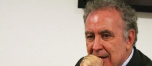 Michele Santoro tratta il suo ritorno in Rai