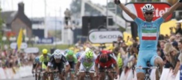 Nibali se coloca líder del Tour Nibali se coloca líder del Tour