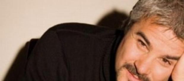 Pino Insegno sarà papà per la terza volta Pino Insegno sarà papà per la terza volta
