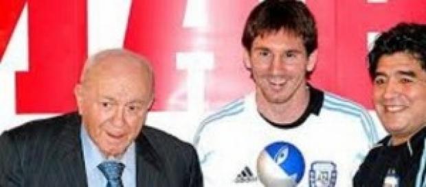 Alfredo Di Stéfano, Lionel Messi y Diego Maradona Alfredo Di Stéfano, Lionel Messi y Diego Maradona