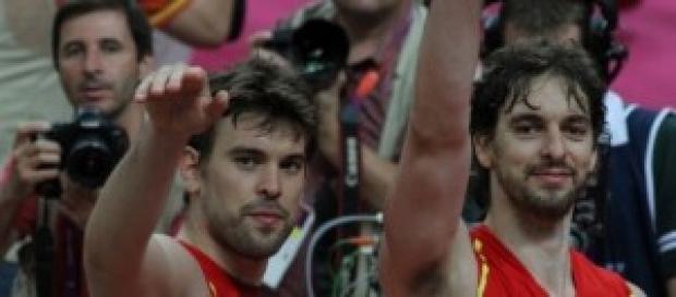 Pau junto a su hermano Marc. Pau junto a su hermano Marc.