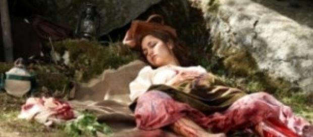Pepa giace senza sensi nel bosco Pepa giace senza sensi nel bosco