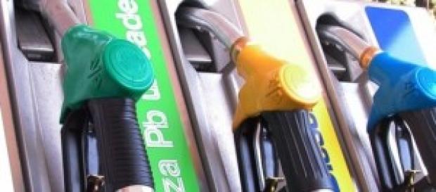 rincari estivi sul prezzo della benzina rincari estivi sul prezzo della benzina