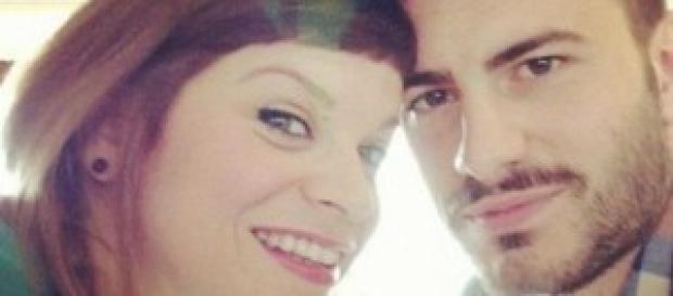 Alessandra Amoroso protegge il suo ex Luca. Alessandra Amoroso protegge il suo ex Luca.