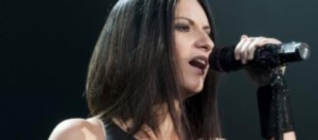 Laura Pausini enseña la entrepierna en Lima Laura Pausini enseña la entrepierna en Lima