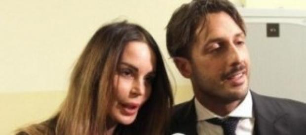 Nina Moric si schiera con Fabrizio Corona. Nina Moric si schiera con Fabrizio Corona.