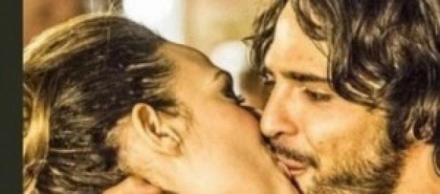 Marco Bocci e Laura Chiatti fanno beneficenza Marco Bocci e Laura Chiatti fanno beneficenza
