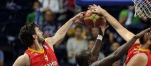Hermanos Gasol haciendo un 'pincho' Hermanos Gasol haciendo un 'pincho'