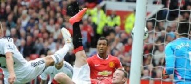 Rooney en el único gol de su equipo Rooney en el único gol de su equipo