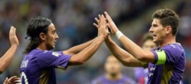 Mario Gómez autor del primer gol de su equipo Mario Gómez autor del primer gol de su equipo