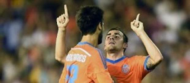 Paco Alcácer celebra el primer gol del partido Paco Alcácer celebra el primer gol del partido