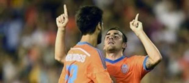 Paco Alcacer con Andre Gomes celebrando el gol. Paco Alcacer con Andre Gomes celebrando el gol.
