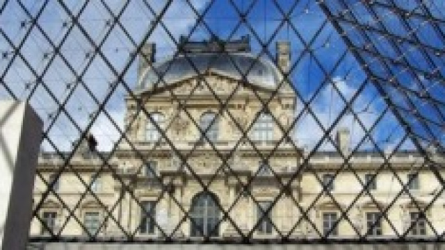 Le 10 cose da fare a Parigi: Louvre, Moulin Rouge