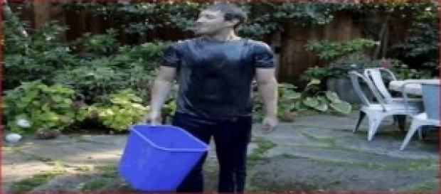 Ice Bucket Challenge: Mark Zuckeberg Ice Bucket Challenge: Mark Zuckeberg