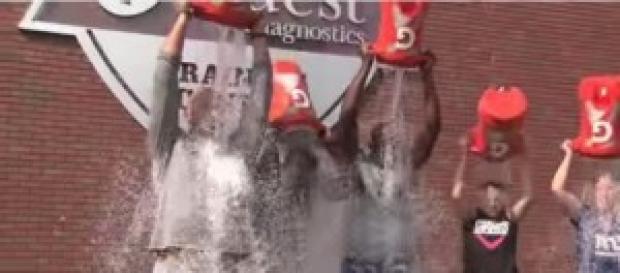 Molte star aderiscono all'Ice Bucket Challenge Molte star aderiscono all'Ice Bucket Challenge