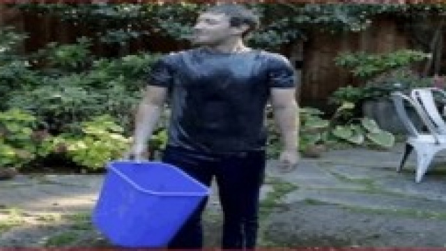 Ice Bucket Challenge: Mark Zuckeberg