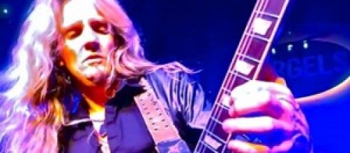 Joel Hoekstra, el nuevo guitarrista de Whitesnake