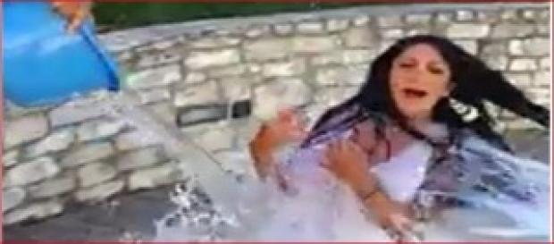 Marika Fruscio e il suo Ice Bucket Challenge Marika Fruscio e il suo Ice Bucket Challenge