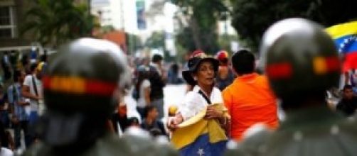 Venezuela, chavismo non frena fuga dei cervelli