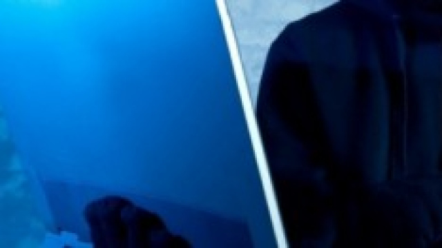 Un hacker con un portatile