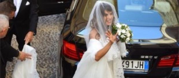 Elisabetta Canalis bellissima nel suo abito. Elisabetta Canalis bellissima nel suo abito.