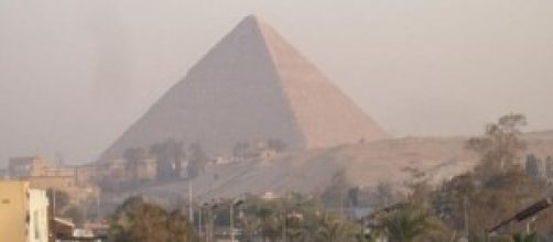 Le antiche Piramidi egiziane assediate dallo smog