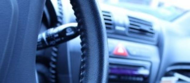 Una manera de disminuir los riesgos al volante Una manera de disminuir los riesgos al volante