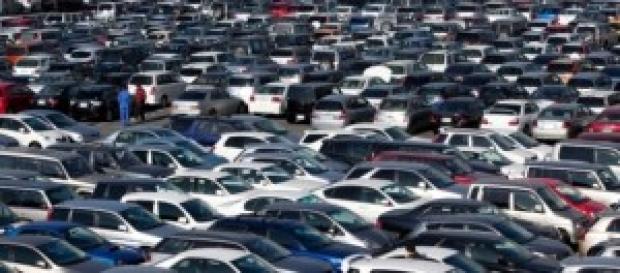 Automóvel - vendas crescem 35,7% em 2014 Automóvel - vendas crescem 35,7% em 2014