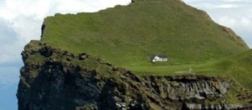 Única casa de la isla de Ellidaey (Islandia)