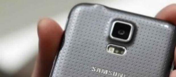 Nouveau Samsung F concurrent iPhone Nouveau Samsung F concurrent iPhone