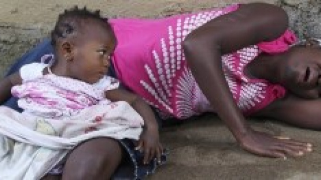 Ebola uccide per le strade