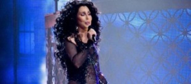 Cher en una de sus actuaciones. Cher en una de sus actuaciones.
