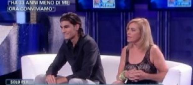 Lory Del Santo litiga in tv con la suocera. Lory Del Santo litiga in tv con la suocera.