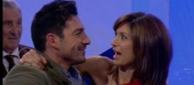 Barbara vuole uscire a cena con l'ex Guido. Barbara vuole uscire a cena con l'ex Guido.