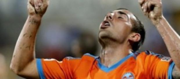Paco Alcacer celebrando el primer gol del partido Paco Alcacer celebrando el primer gol del partido