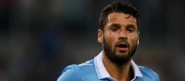 il centrocampista biancoceleste, Candreva. il centrocampista biancoceleste, Candreva.