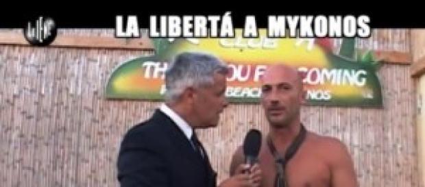 Sasà, il guru di Mykonos libertà Sasà, il guru di Mykonos libertà