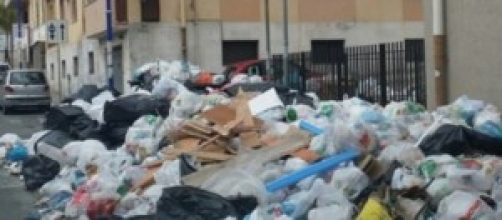 Cumuli di spazzatura a Reggio Calabria