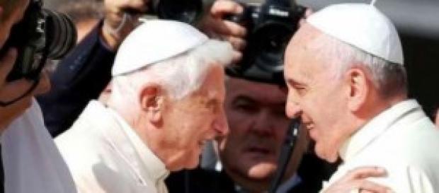 Papa Francisco recebe Bento XVI Papa Francisco recebe Bento XVI