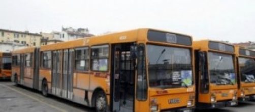 Fidanzati aggrediti su un autobus