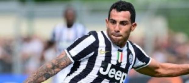 l'attaccante bianconero Tevez l'attaccante bianconero Tevez