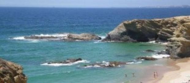 Praia em Porto Côvo (foto de T. Talhas) Praia em Porto Côvo (foto de T. Talhas)