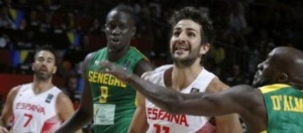 Ricky Rubio entrando a canasta Ricky Rubio entrando a canasta