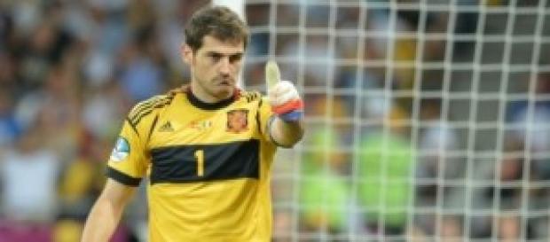 Casillas, titular. Foto: VíveloHoy Casillas, titular. Foto: VíveloHoy