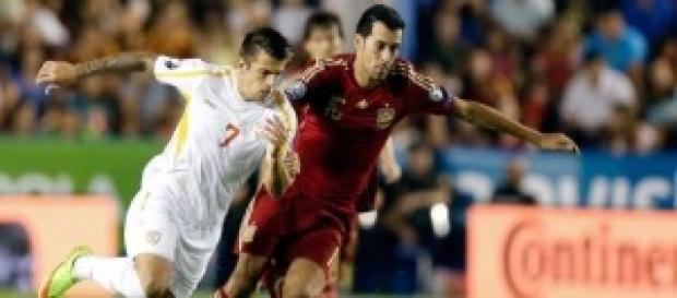 Busquets ante Trickovski. Foto: El Confidencial Busquets ante Trickovski. Foto: El Confidencial