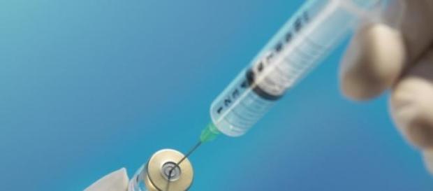 Ébola já matou 7588 e infectou 19497 pessoas Ébola já matou 7588 e infectou 19497 pessoas