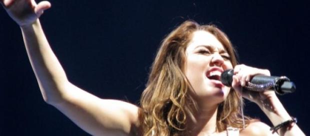 La polémica cantante Miley Cyrus La polémica cantante Miley Cyrus